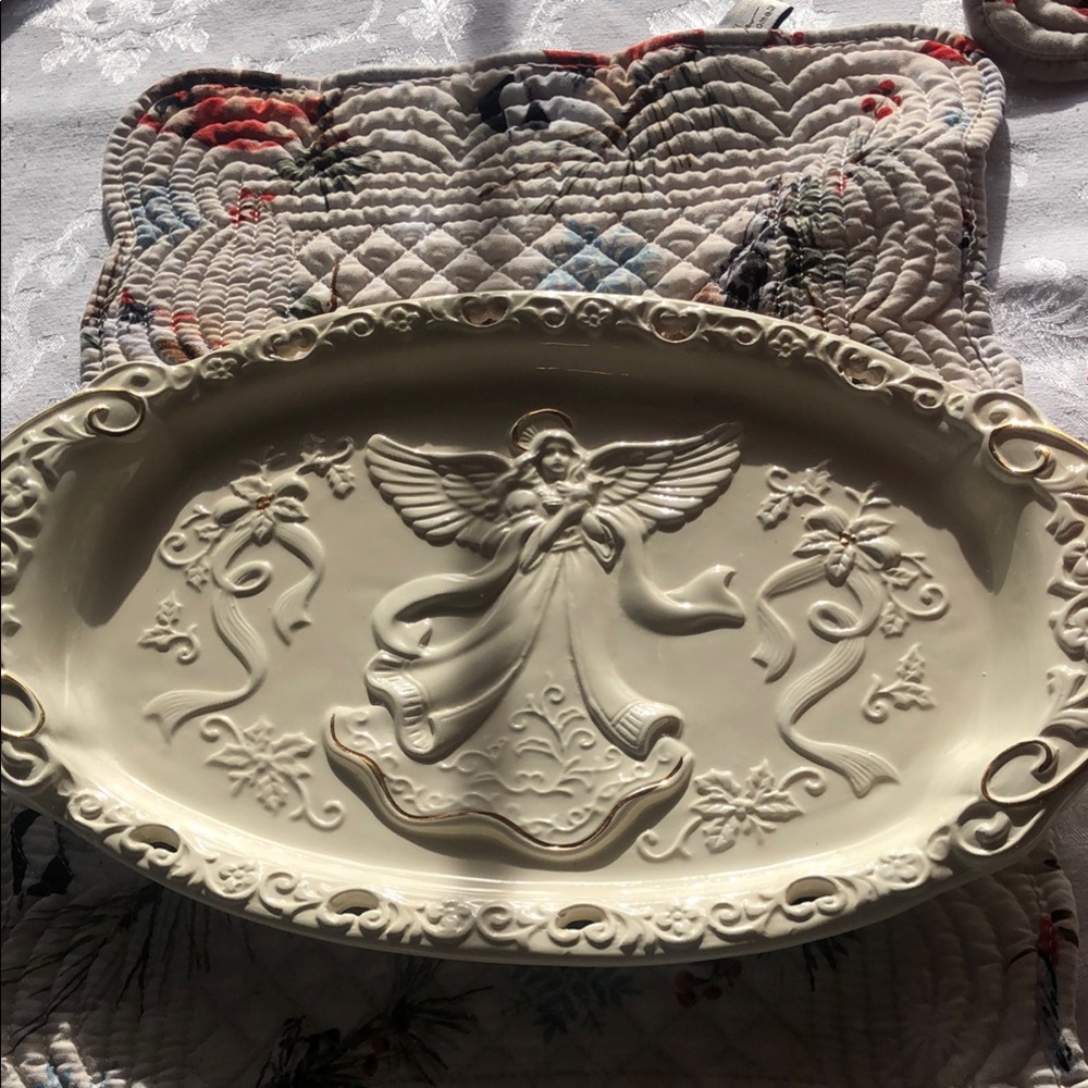 Cream Angel Relief Decorative Plate